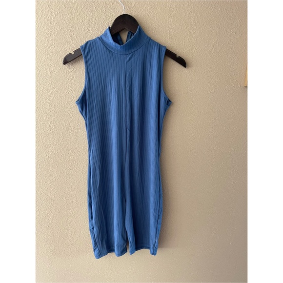 🆕Sleeveless mock neckline romper - Picture 7 of 9